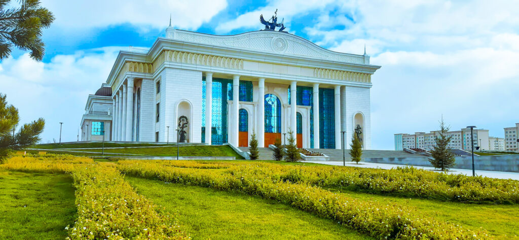 Казахский драмтеатр имени К. Куанышбаева